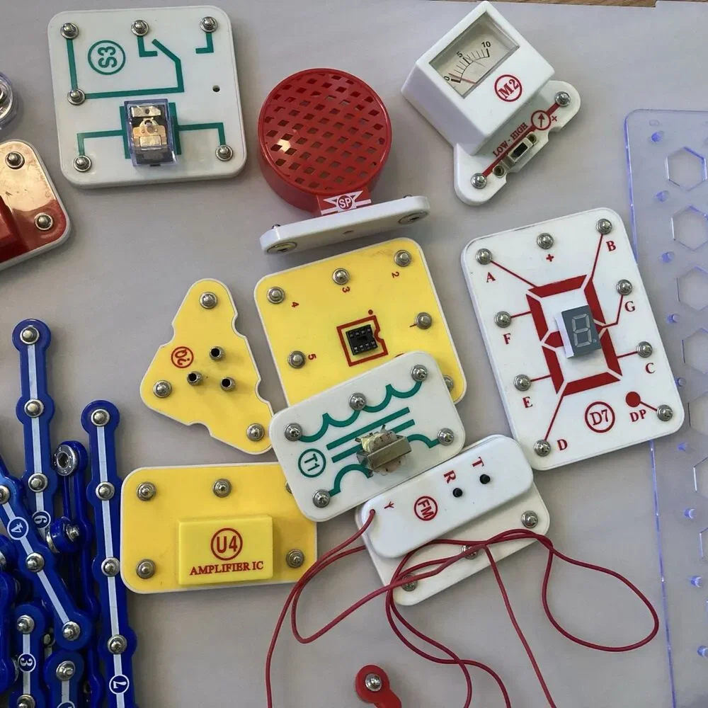 Elenco Toy Snap Circuits Electronics Mixed Lot 3 Manuals Radio Shack ~65 pieces